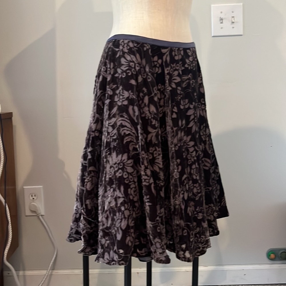 Anthropologie Lithe velvet burnout skirt 6 purple